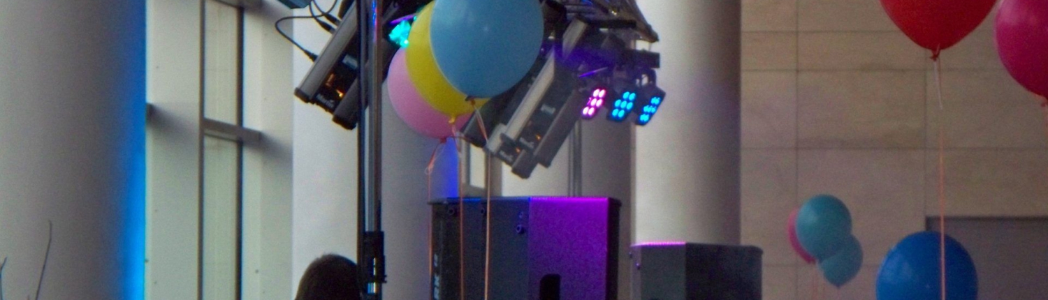 Abschlussball DJ, Truss, Licht, Tonanlage