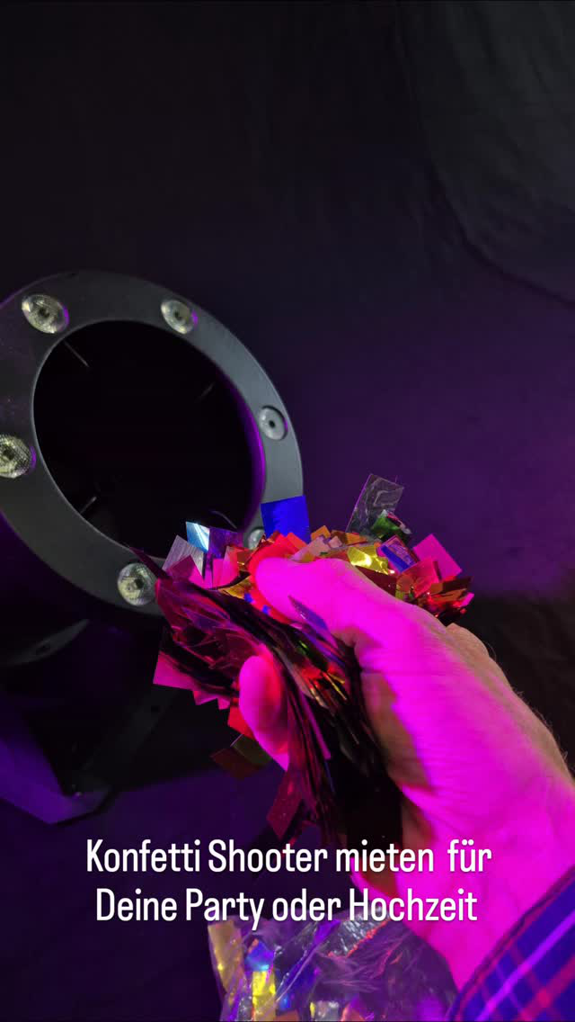 Konfetti Shooter von #Eurolite mieten für Deine Party oder Dein Event oder Eure Hochzeit. Einfach mit Funkremote oder über DMX das vorher in den LED  Confett Stormi eingefüllte Konfetti abschießen!Dein Event wird Klasse mit POWERRENT ®
#veranstaltungstechnik #mieten #confetti #partyequipment