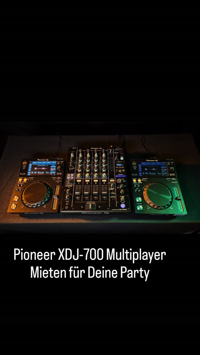 PIONEER XDJ-700 Multiplayer mieten für Dein DJ Setup, Dein Gig oder Deine Party. Der Player hat rekordbox Hardware Unlock, d.H. er schaltet automatisch den Perfornance Mode deines mit USB verbundenen Laptops frei. Einen 2. XDJ-700 kann man per LAN Kabel verbinden (gesamt 4 mit Switch), um auf einen einzelnen USB Stick mit Musik zugreifen und Simultan zu benutzen. Der Player hat quasi die Features wie der XDJ 1000, die dann per 7 Zoll Color Touchscreen abgerufen werden können. Am besten mit unserem DJM-750 mieten!
#veranstaltungstechnik #pioneerdj #djing #party #mieten
