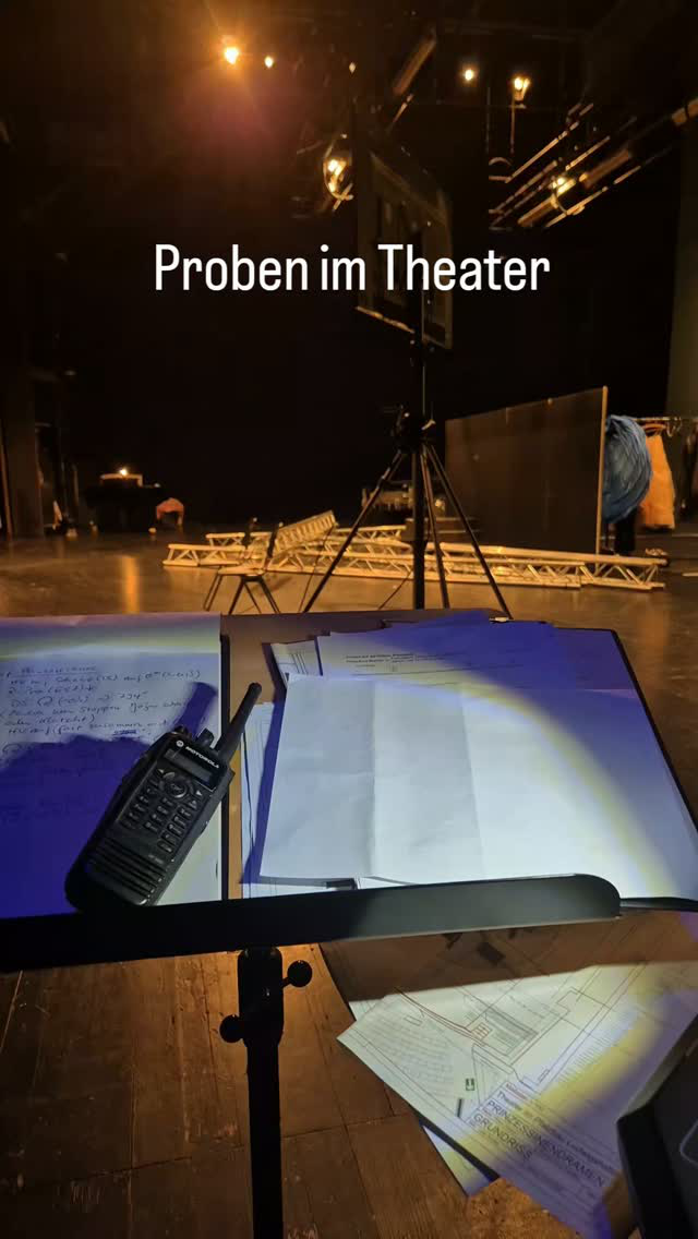 Proben im Theater...
:
#veranstaltungstechnik #meisterpetri #theater #ludwigshafengram